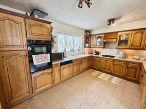 Kitchen- click for photo gallery
